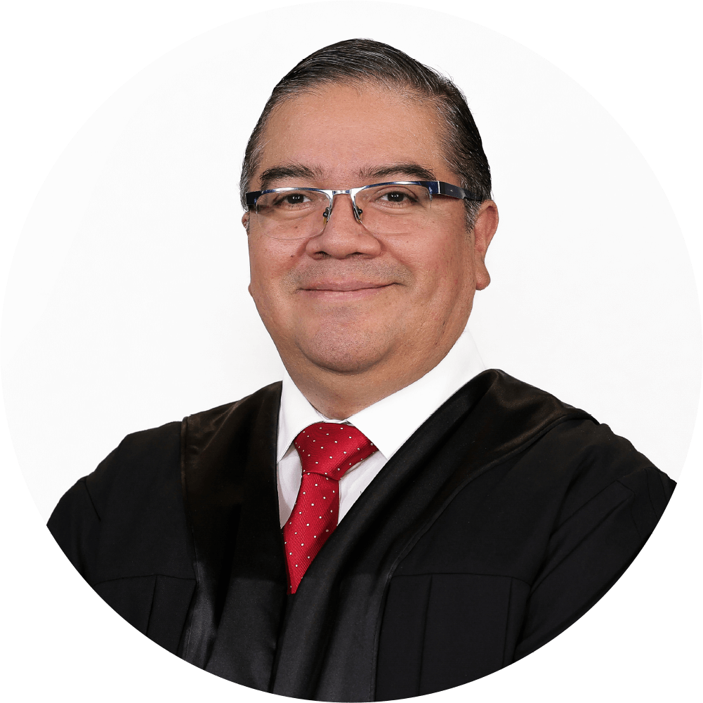 Fotografía del Ministro Irving Espinosa Betanzo